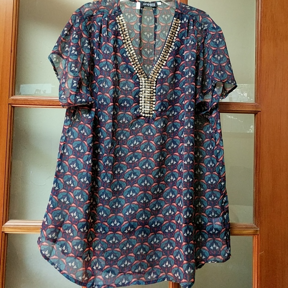 Ladies blouse size XL
